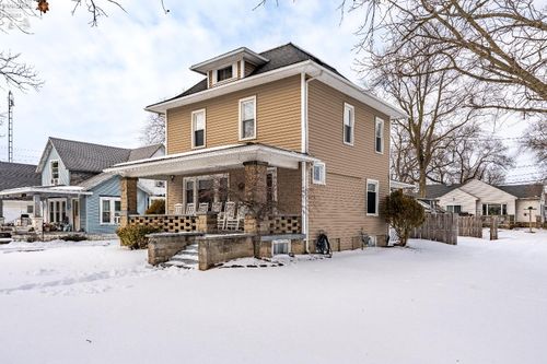 302 W 2nd St, Port Clinton, OH, 43452-1017 | Card Image