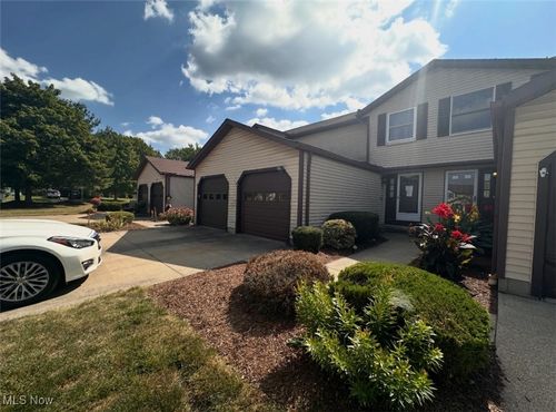 656 Topaz Lane, Brunswick Hills, OH, 44212 | Card Image