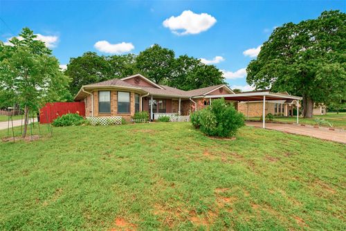 501 Meadow Dr, Rockdale, TX, 76567-2511 | Card Image