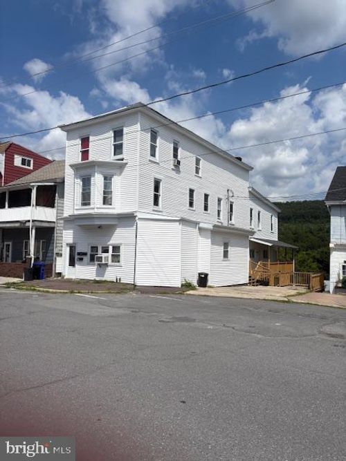 157 W Ridge St, Lansford, PA, 18232-1320 | Card Image