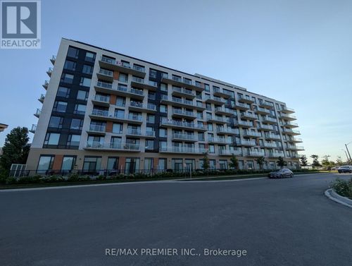 811-6 David Eyer Rd, Richmond Hill, ON, L4S0N5 | Card Image