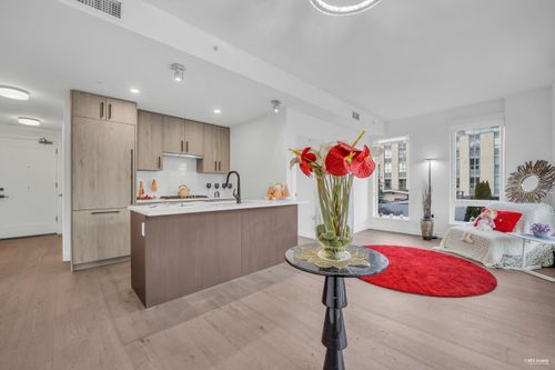 305-6859 Cambie St, Vancouver, BC, V6P3H1 | Card Image