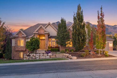 7939 S Royal Creek Cv, Cottonwood Heights, UT, 84093-6585 | Card Image