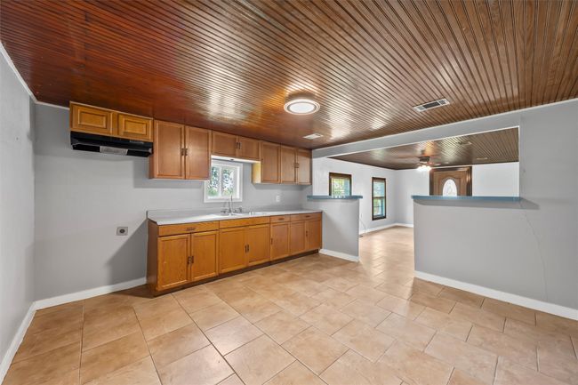 1560 Roadrunner Trl, House other with 3 bedrooms, 2 bathrooms and null parking in Riesel TX | Image 9
