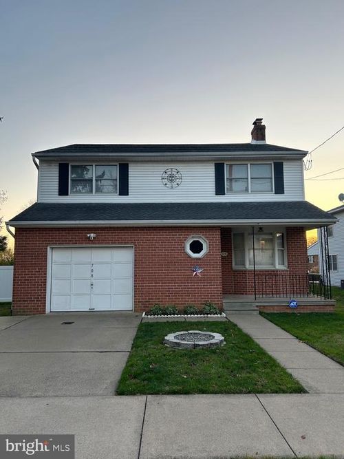 708 Hoffnagle St, PHILADELPHIA, PA, 19111-1919 | Card Image