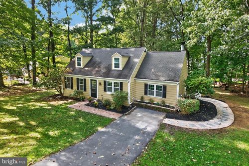 905 Woodview Dr, COATESVILLE, PA, 19320-2172 | Card Image