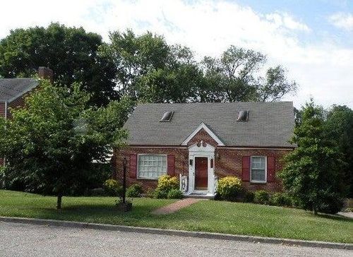 2618 Fairway Dr Sw, Roanoke, VA, 24015-3424 | Card Image