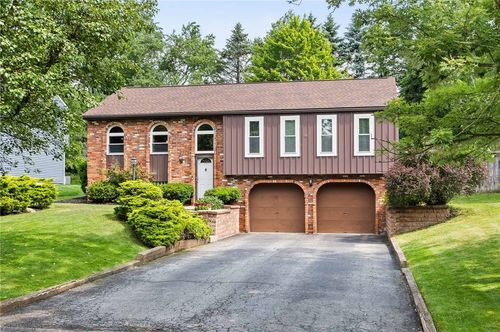 833 Glendale Ct, Cranberry Twp, PA, 16066-6725 | Card Image