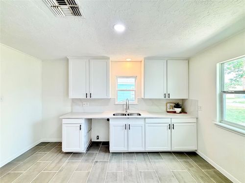 1806 Lillian St, Pasadena, TX, 77502-1804 | Card Image