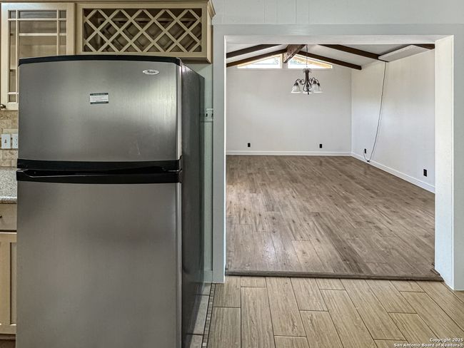 5102 Crown Ln, House other with 3 bedrooms, 2 bathrooms and null parking in Kirby TX | Image 11