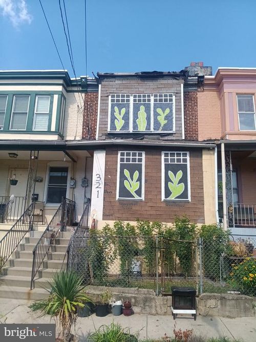 321 Byron St, CAMDEN, NJ, 08102-2617 | Card Image
