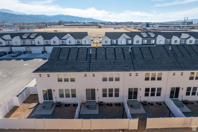 Bird's eye view with a mountain view | Image 37