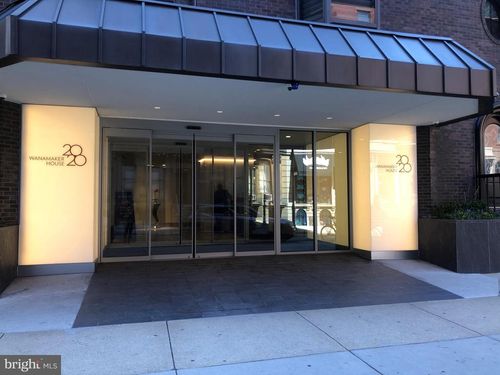 21l-2018 Walnut Street, PHILADELPHIA, PA, 19103 | Card Image