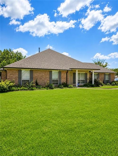 440 Gainesway Dr, Madisonville, LA, 70447-9114 | Card Image