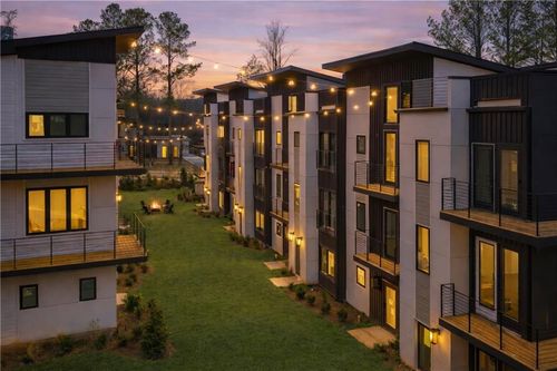 1194 Penny Ln, Atlanta, GA, 30324-5195 | Card Image