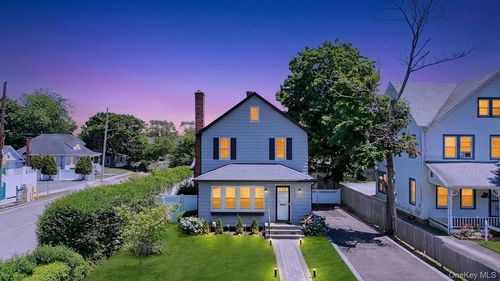 105 Maple Avenue, Brookhaven, NY, 11772 | Card Image