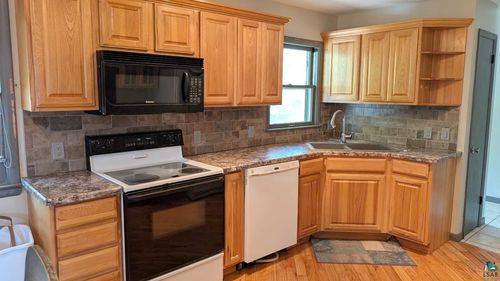 211 2nd St Se, Cook, MN, 55723-8804 | Card Image