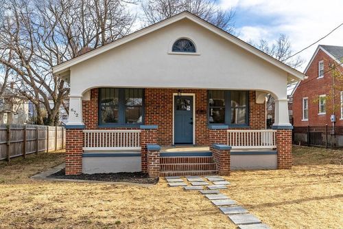 672 Sherwood Ave, Waynesboro, VA, 22980-6053 | Card Image