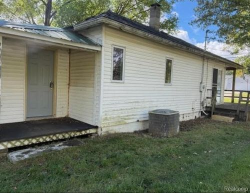 1207 Kettering St, Burton, MI, 48509-2369 | Card Image