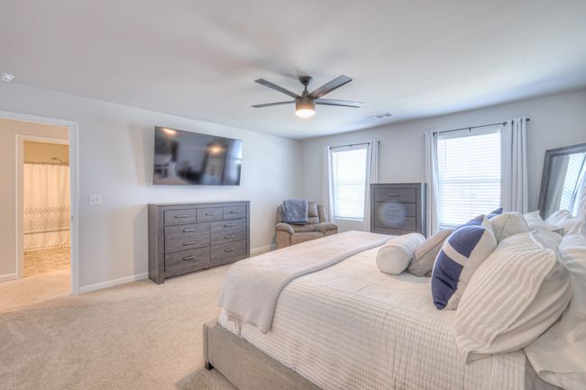 Lots of light in this Bedroom | Image 15