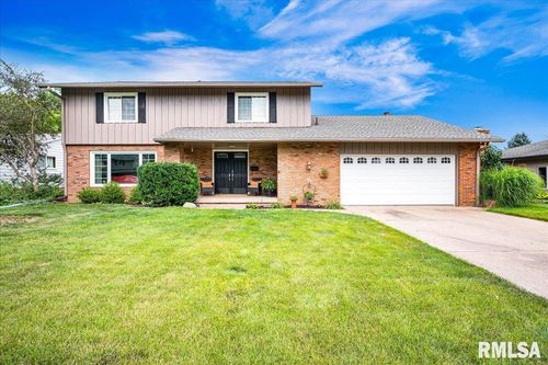 1824 Valencia Pl, Pekin, IL, 61554-6339 | Card Image