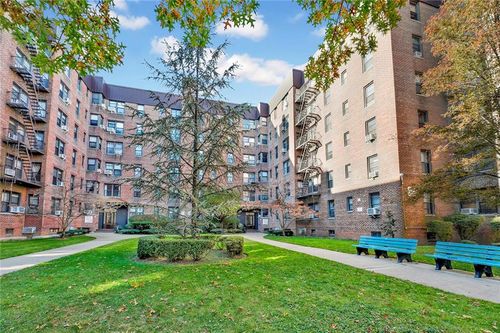 6b-2260 Burnett St, Brooklyn, NY, 11229-5863 | Card Image