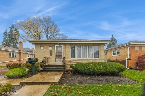 8315 W Park Avenue, Niles, IL, 60714 | Card Image