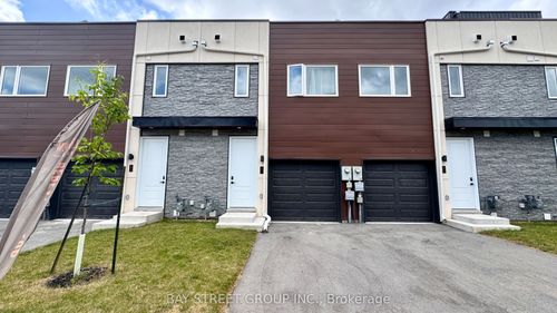 5921 Bentley Common, Niagara Falls, ON, L2G3T6 | Card Image
