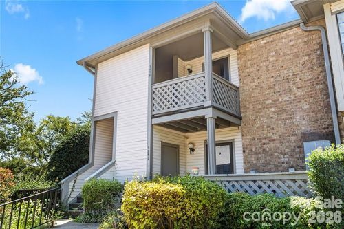 5870 Harris Grove Ln, Charlotte, NC, 28212-8332 | Card Image