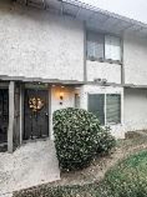 140-4747 N Woodrow Ave, Fresno, CA, 93726-1720 | Card Image