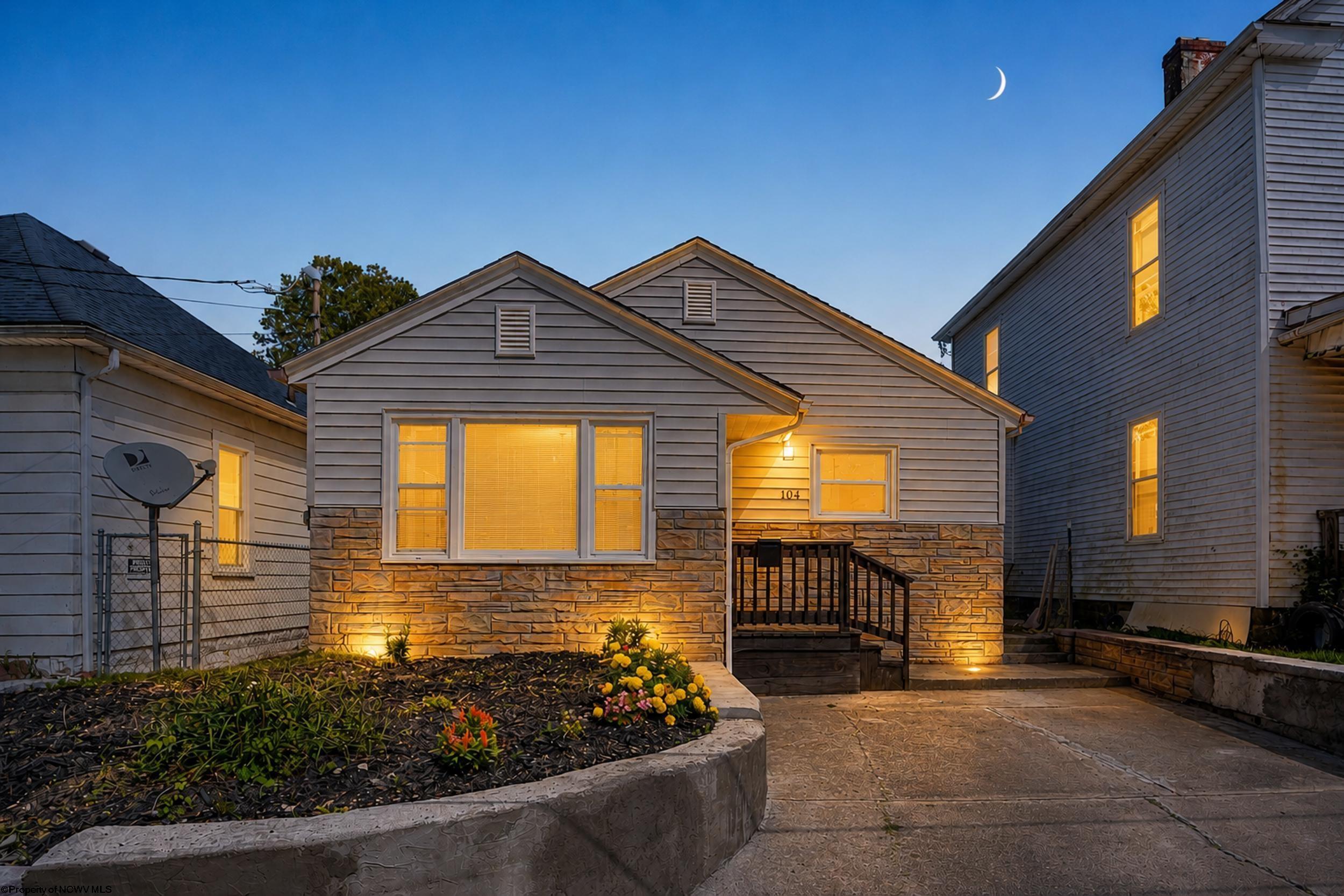104 Summit Ct, Pending in Clarksburg - eXp Realty