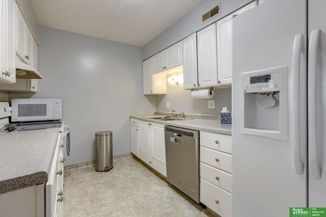 APT-123 - 12025 Pierce Plz, Condo with 3 bedrooms, 2 bathrooms and null parking in Omaha NE | Image 13