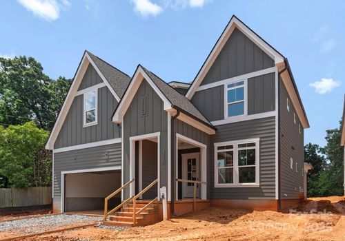 2530 Elkwood Cir, Charlotte, NC, 28205-2118 | Card Image