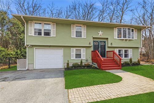 48 Roger Williams Dr, Johnston, RI, 02919-1027 | Card Image