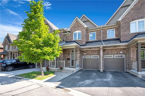 5-686 Wendy Culbert Cres, Newmarket, ON, L3X0A4 | Card Image