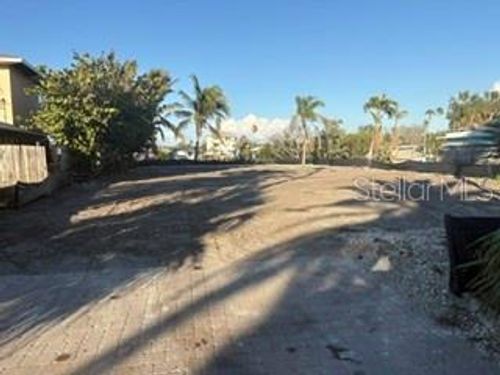 14065 N Bayshore Dr, MADEIRA BEACH, FL, 33708-2210 | Card Image