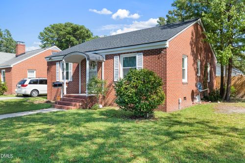 600 N Raiford St, Selma, NC, 27576-2217 | Card Image