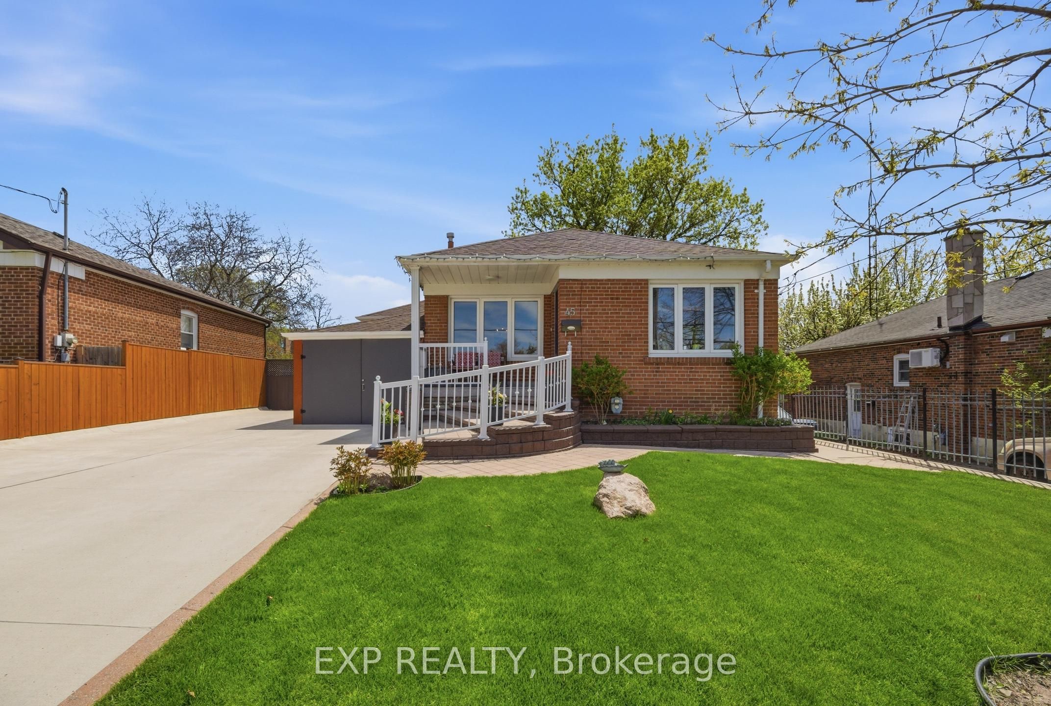Residential in Toronto W04 2