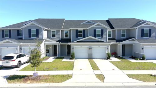 697 Stoney Point Cir, DAVENPORT, FL, 33896-7992 | Card Image