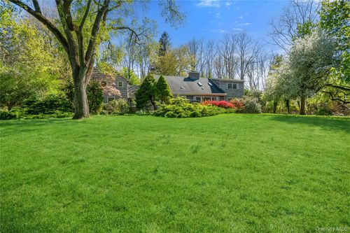 42 Senne Rd, Northport, NY, 11768-1417 | Card Image