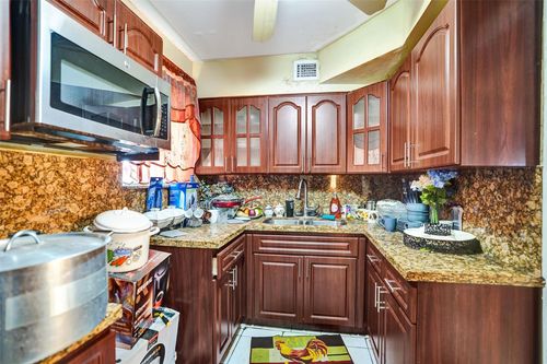 57 Nw 68th St, Miami, FL, 33150-4013 | Card Image