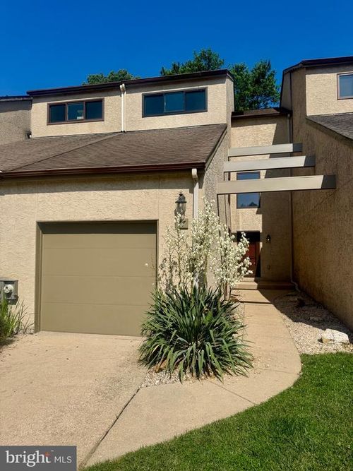 17 Falcon Ct, WILMINGTON, DE, 19808-4317 | Card Image