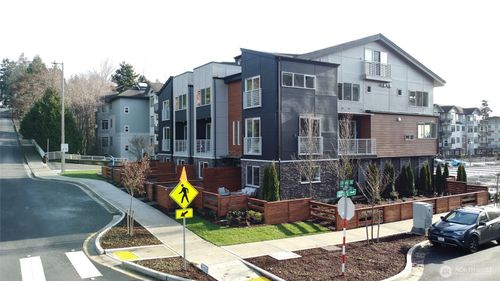 7994 170th Ave Ne, Redmond, WA, 98052-4420 | Card Image