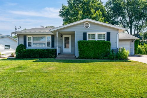 2233 Jebens Ave, Davenport, IA, 52804-2523 | Card Image