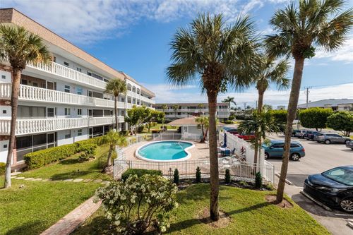 203-490 Se 19th Ave, Pompano Beach, FL, 33060-7666 | Card Image