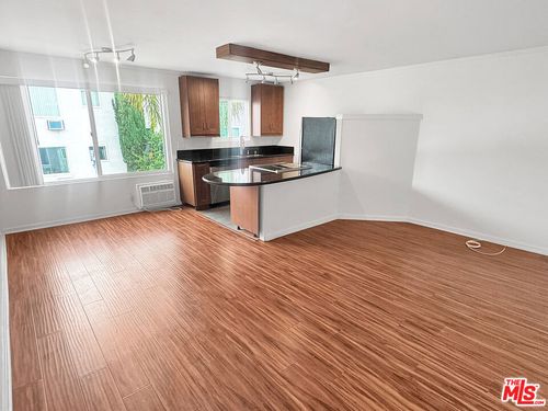 221-972 Larrabee Street, West Hollywood, CA, 90069 | Card Image
