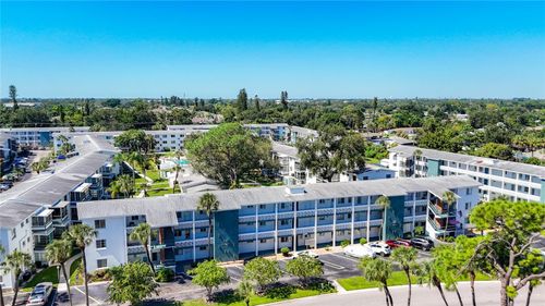 c31-5898 17th St W, BRADENTON, FL, 34207-3945 | Card Image