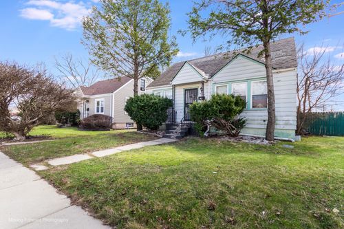 201 143rd St, Dolton, IL, 60419-1115 | Card Image