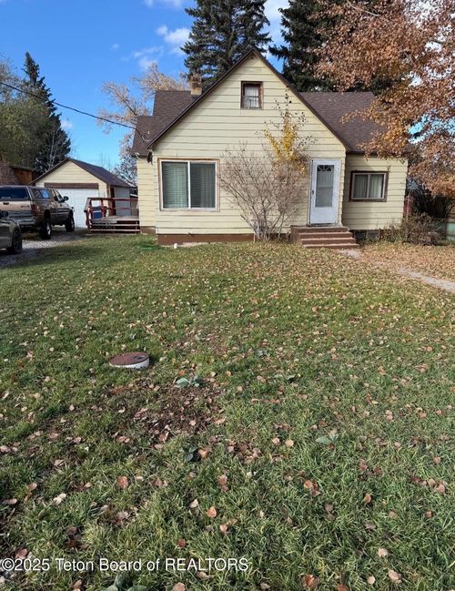 366 Adams St, Afton, WY, 83110-5056 | Card Image