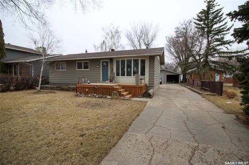 851 2nd Street E, Shaunavon, SK, S0N2M0 | Card Image